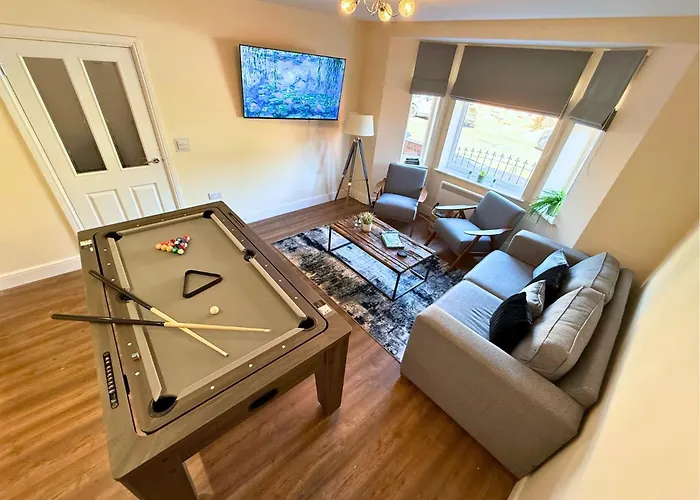 1-King Bed House, Near City Centre, Pool Table