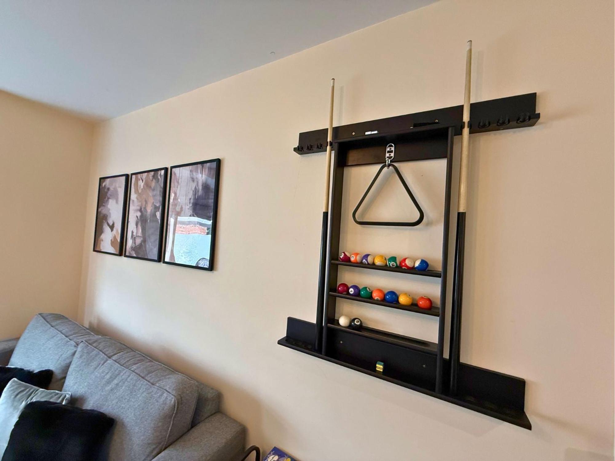 1-king Bed House, Near Centre, Pool Table Apartment